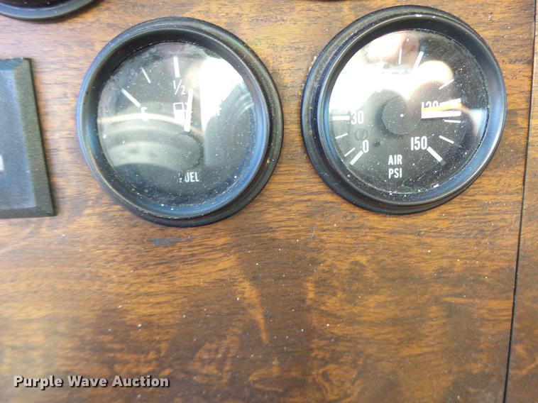 image for item DF9448 1998 Peterbilt 378 bridge inspection truck