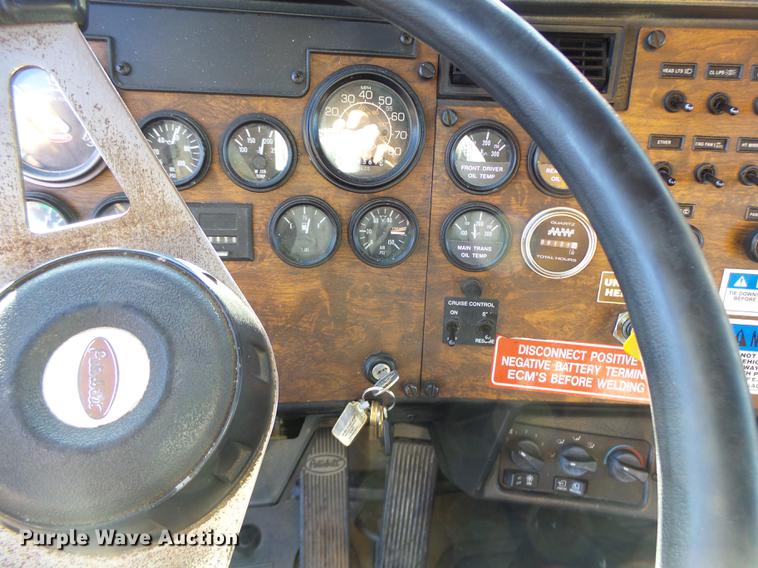 image for item DF9448 1998 Peterbilt 378 bridge inspection truck