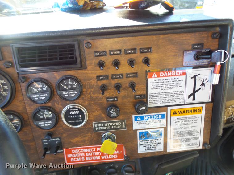 image for item DF9448 1998 Peterbilt 378 bridge inspection truck