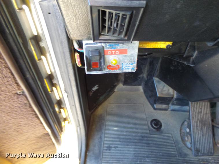 image for item DF9448 1998 Peterbilt 378 bridge inspection truck