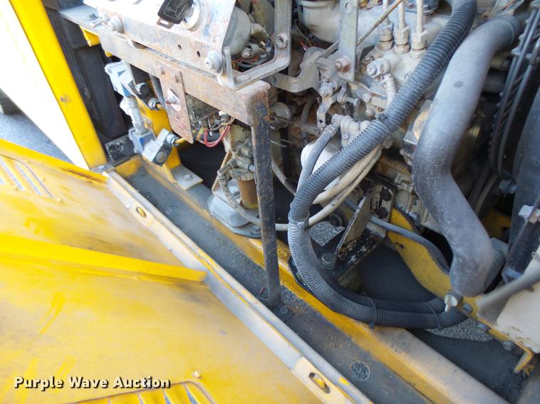 image for item DF9448 1998 Peterbilt 378 bridge inspection truck