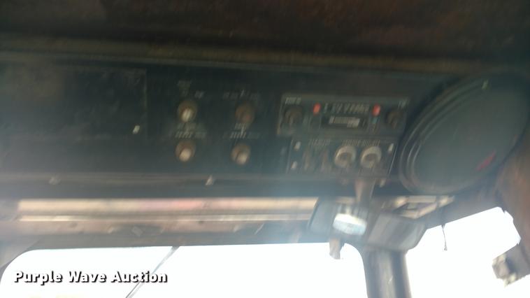 image for item DI9932 Allis Chalmers 7045 tractor