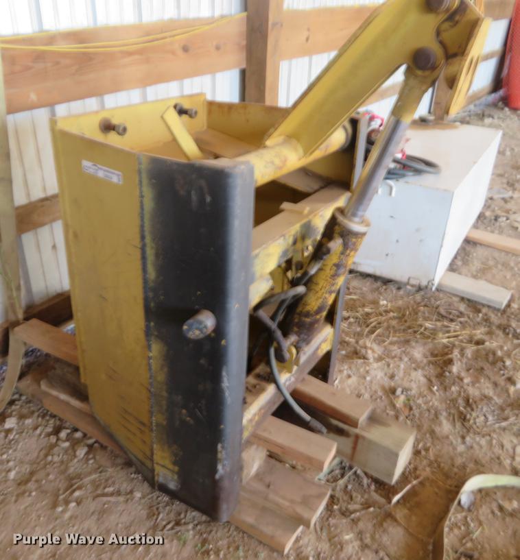 image for item DI9934 John Deere 772D lift group