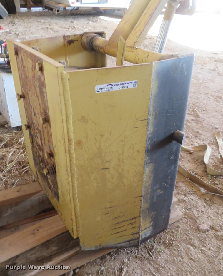 image for item DI9934 John Deere 772D lift group