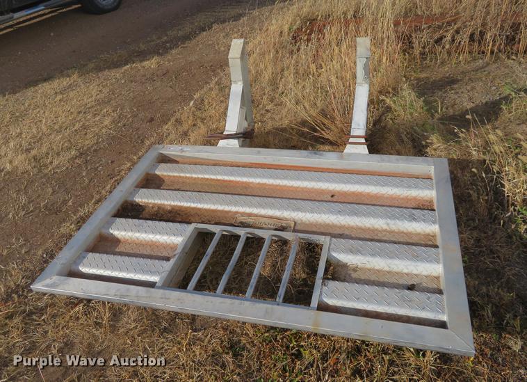 image for item DI9935 Dee Zee Diamond Blue headache rack