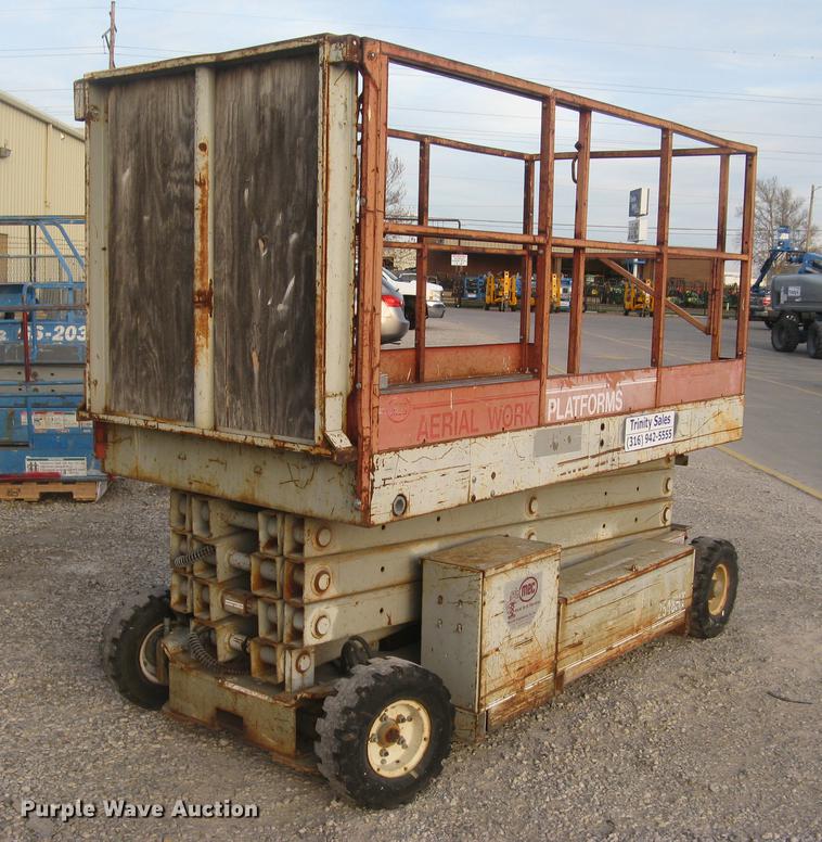 image for item DL9774 Mec 2548HT scissor lift