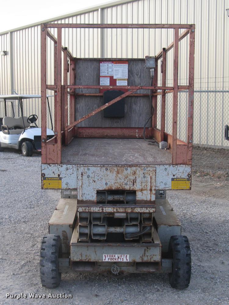 image for item DL9774 Mec 2548HT scissor lift