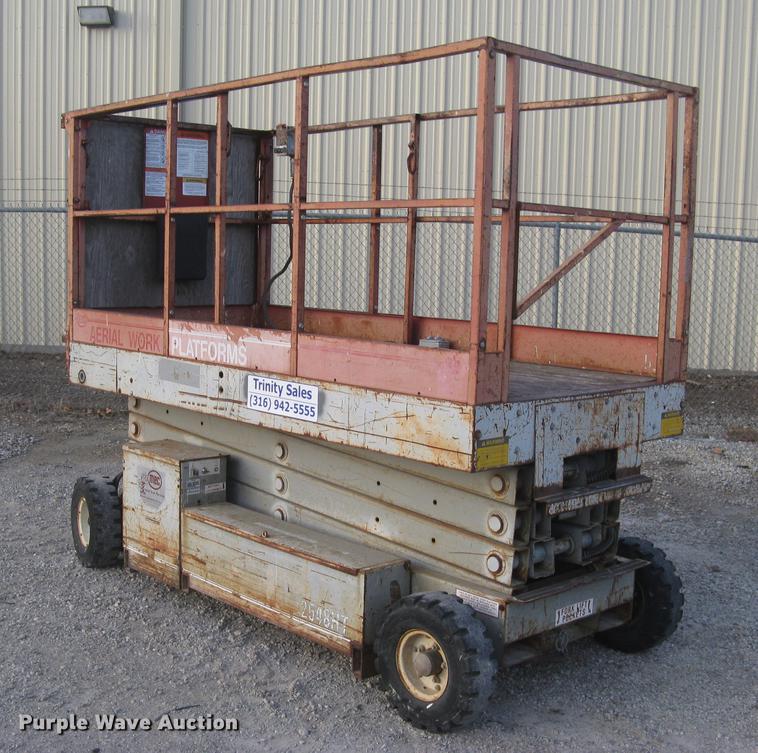 image for item DL9774 Mec 2548HT scissor lift