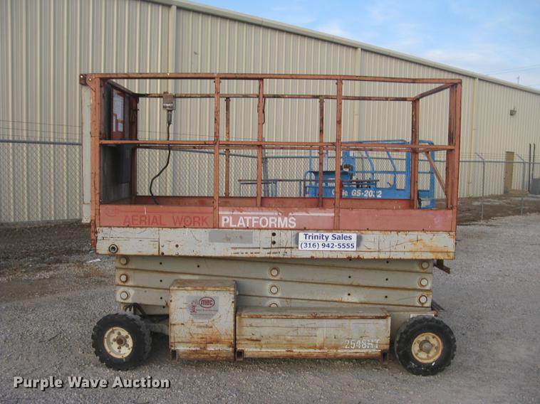 image for item DL9774 Mec 2548HT scissor lift