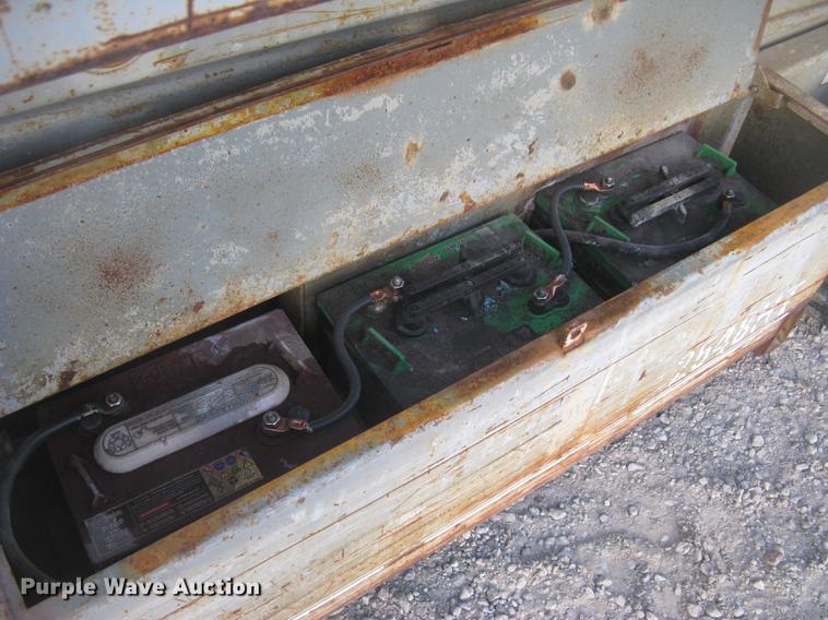 image for item DL9774 Mec 2548HT scissor lift