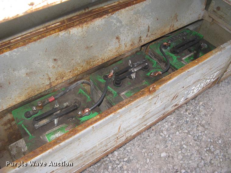 image for item DL9774 Mec 2548HT scissor lift