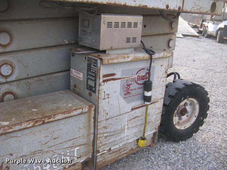 image for item DL9774 Mec 2548HT scissor lift