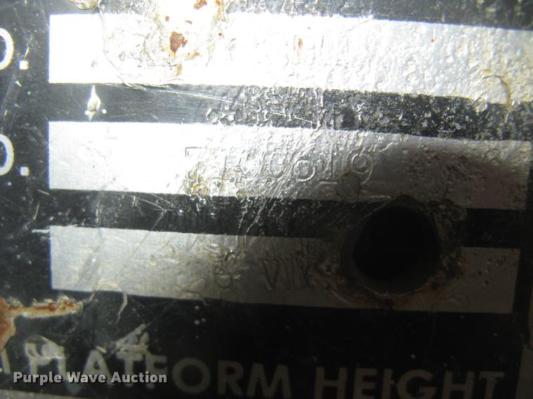 image for item DL9774 Mec 2548HT scissor lift