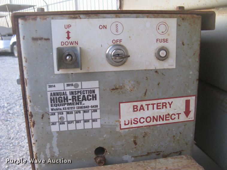 image for item DL9774 Mec 2548HT scissor lift