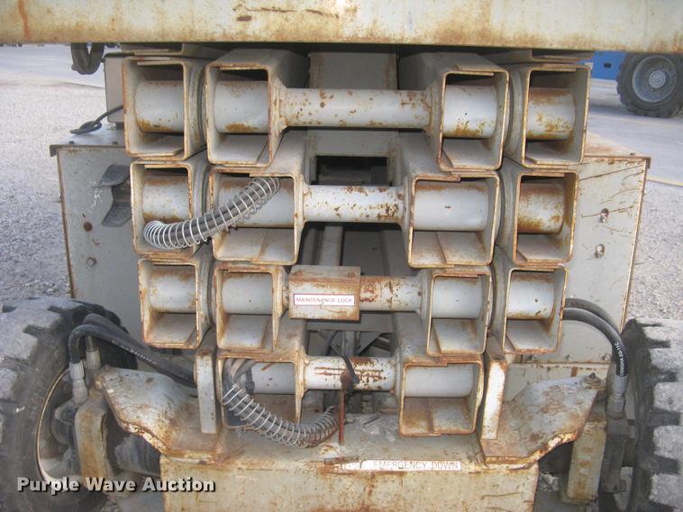 image for item DL9774 Mec 2548HT scissor lift