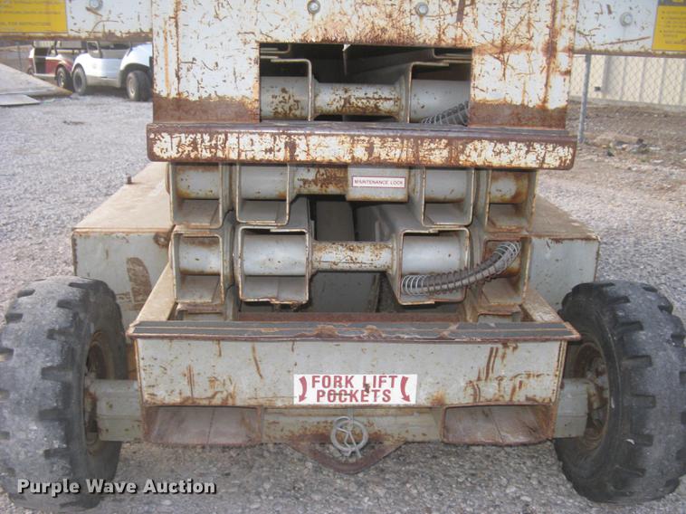 image for item DL9774 Mec 2548HT scissor lift