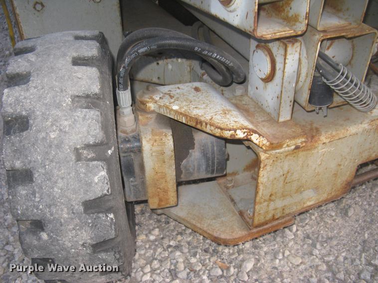 image for item DL9774 Mec 2548HT scissor lift