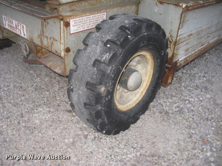 image for item DL9774 Mec 2548HT scissor lift