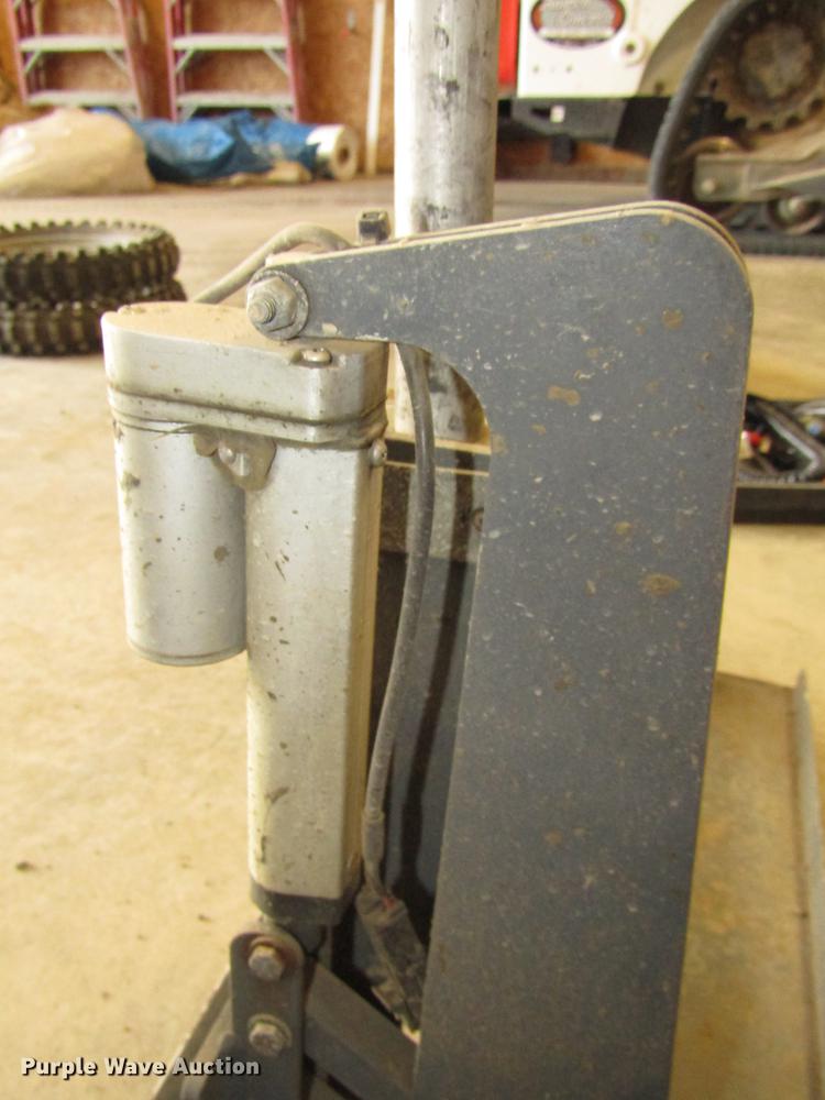 image for item DO9080 2010 Somero Mini Screed C laser screed