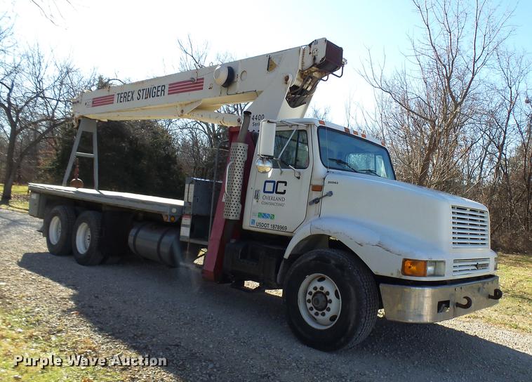 image for item DP9596 1999 International 2674 flatbed crane truck