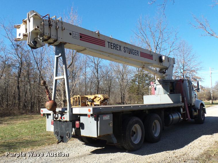 image for item DP9596 1999 International 2674 flatbed crane truck