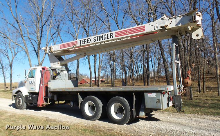 image for item DP9596 1999 International 2674 flatbed crane truck