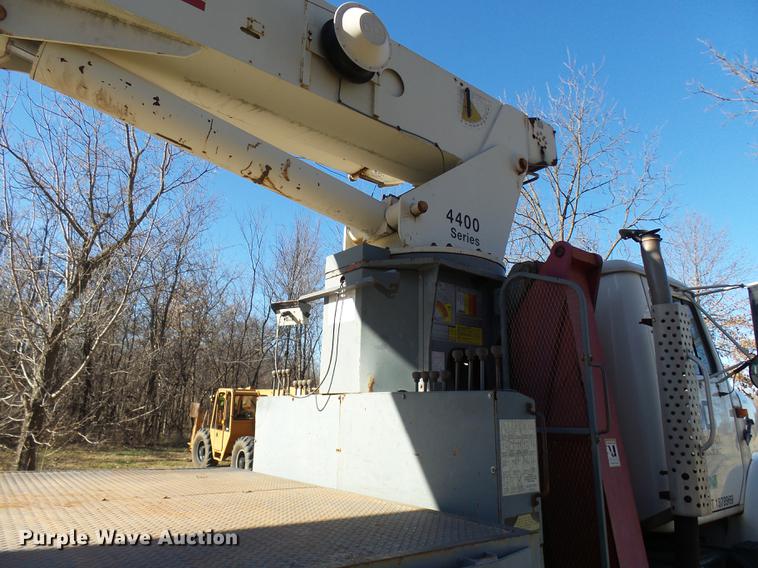 image for item DP9596 1999 International 2674 flatbed crane truck