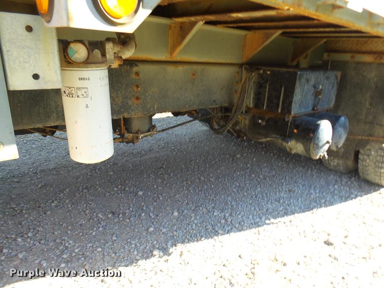 image for item DP9596 1999 International 2674 flatbed crane truck