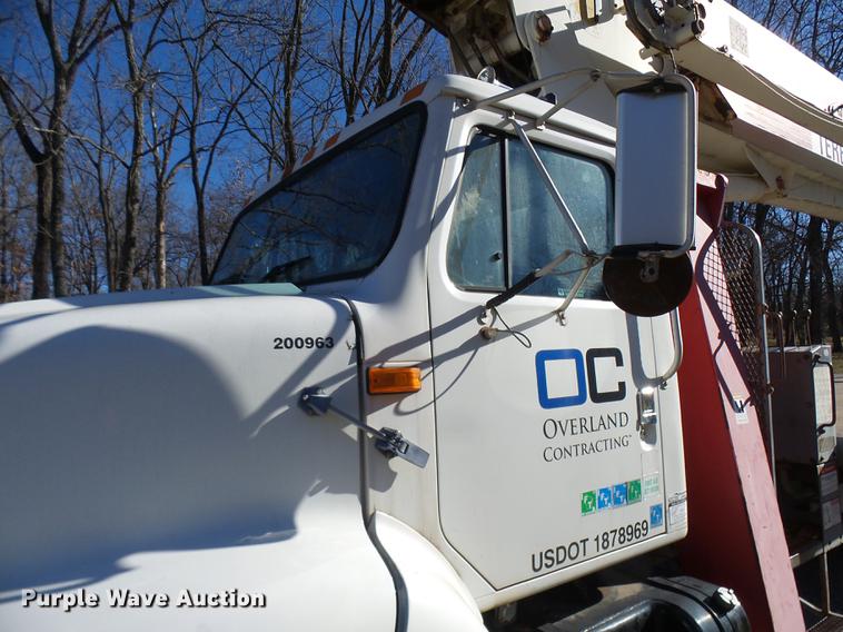 image for item DP9596 1999 International 2674 flatbed crane truck