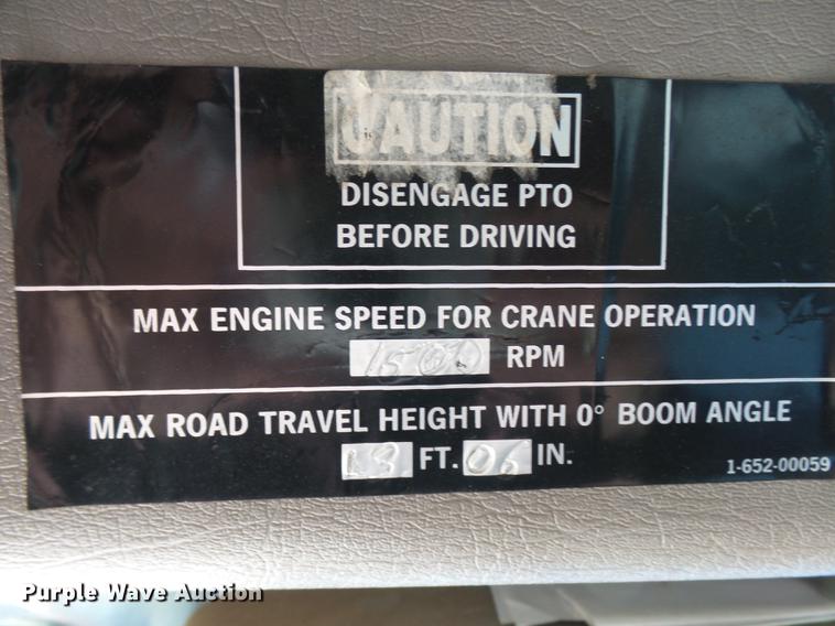 image for item DP9596 1999 International 2674 flatbed crane truck