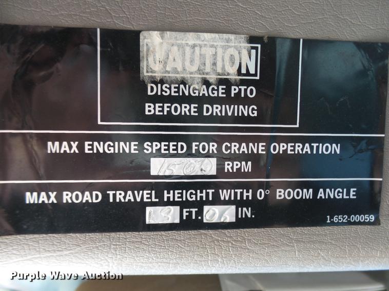 image for item DP9596 1999 International 2674 flatbed crane truck