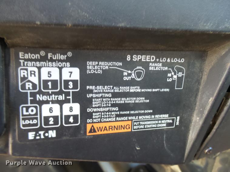 image for item DP9596 1999 International 2674 flatbed crane truck