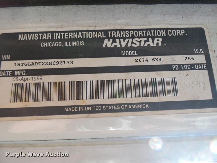 image for item DP9596 1999 International 2674 flatbed crane truck