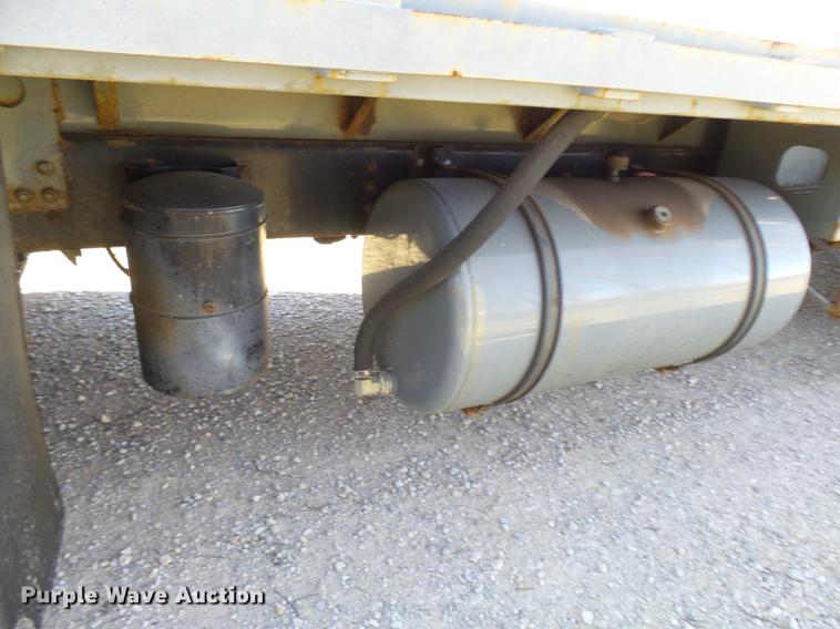 image for item DP9596 1999 International 2674 flatbed crane truck