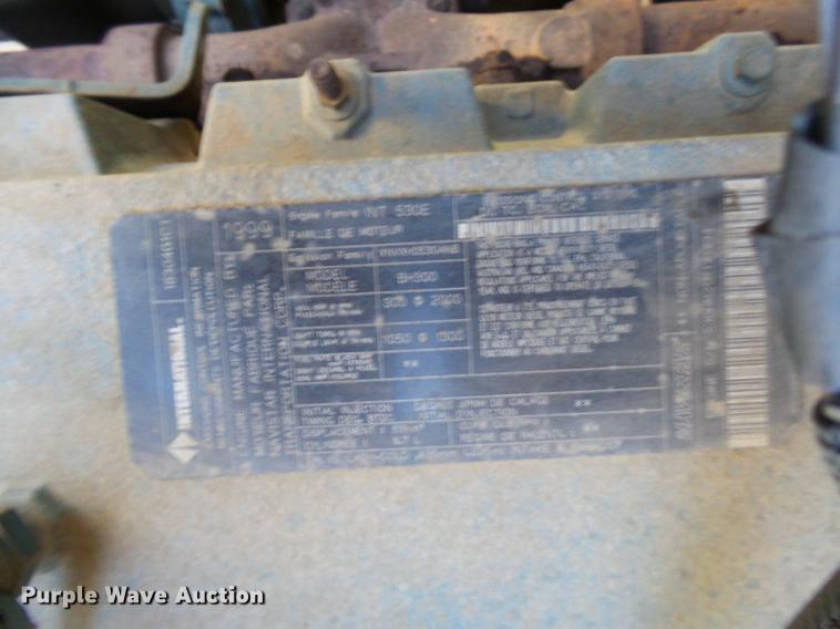 image for item DP9596 1999 International 2674 flatbed crane truck