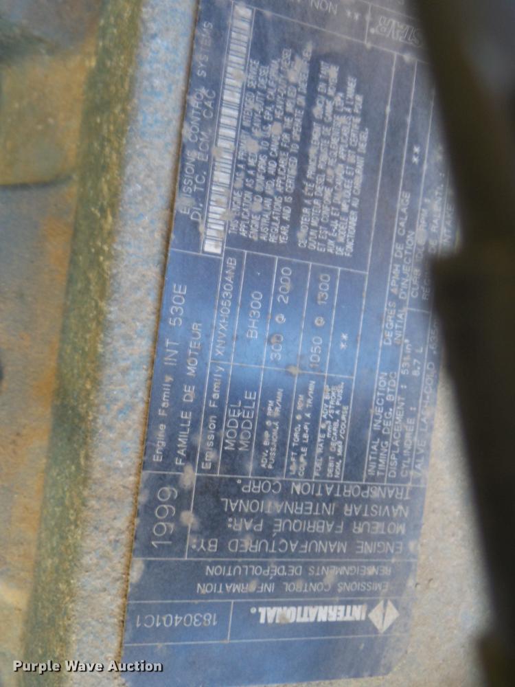 image for item DP9596 1999 International 2674 flatbed crane truck