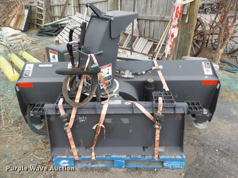 2014 New Holland XXX skid steer snow blower in Greeley, CO Item