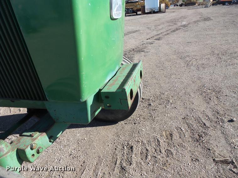 image for item DW9500 John Deere 4840 tractor