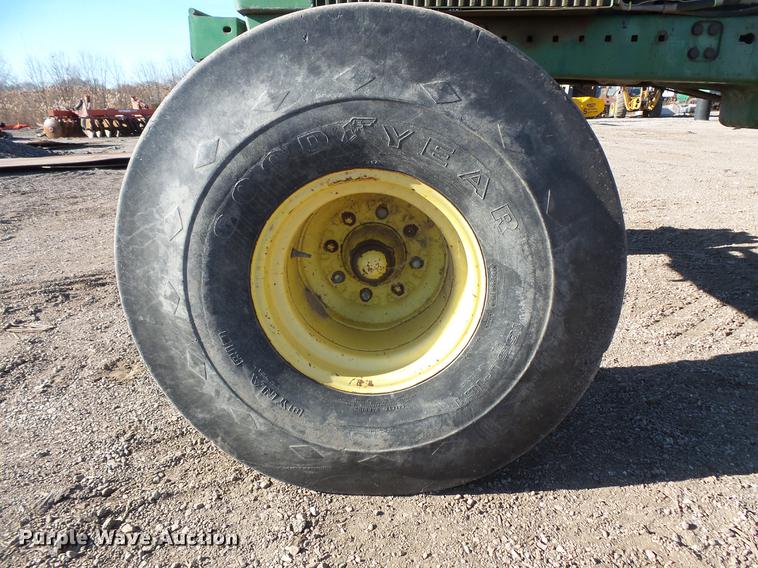 image for item DW9500 John Deere 4840 tractor