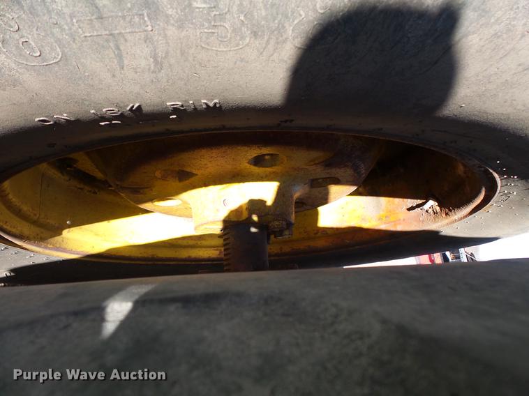 image for item DW9500 John Deere 4840 tractor