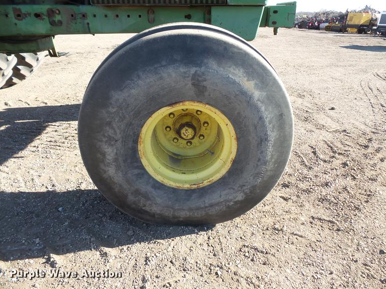 image for item DW9500 John Deere 4840 tractor