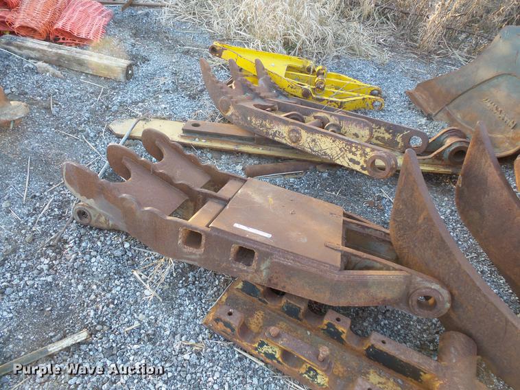 image for item DW9504 Approximately 3 excavator thumbs