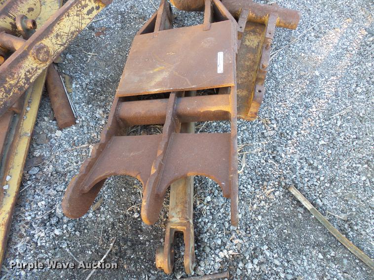 image for item DW9504 Approximately 3 excavator thumbs