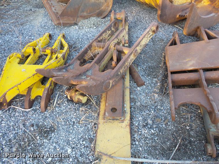 image for item DW9504 Approximately 3 excavator thumbs