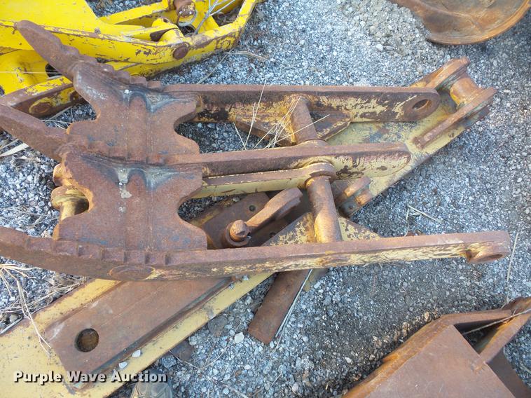 image for item DW9504 Approximately 3 excavator thumbs