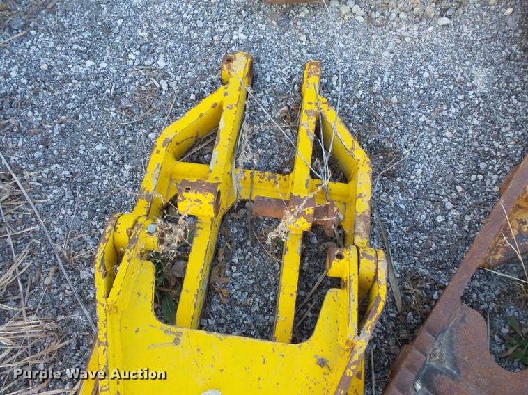 image for item DW9504 Approximately 3 excavator thumbs