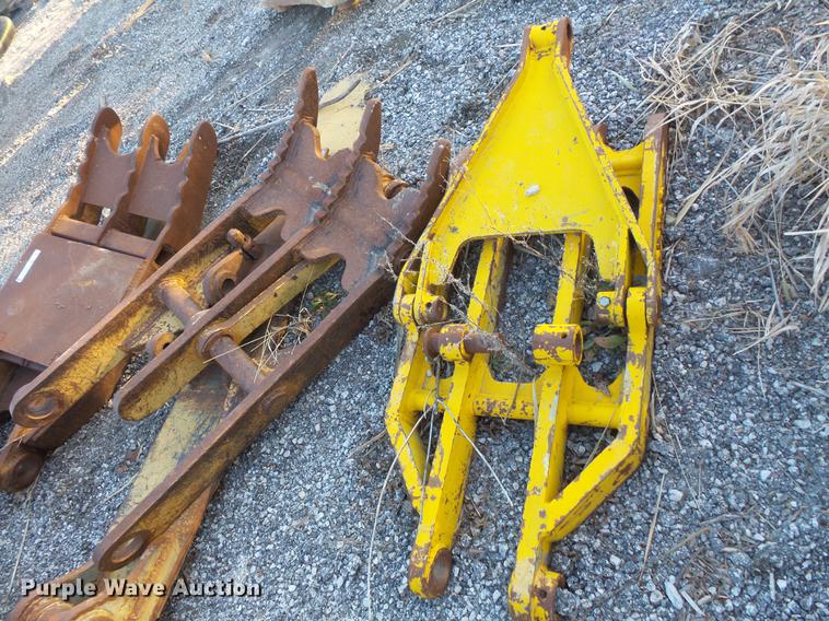 image for item DW9504 Approximately 3 excavator thumbs