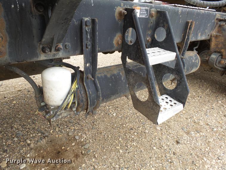 image for item DX9011 2006 Freightliner Columbia semi truck