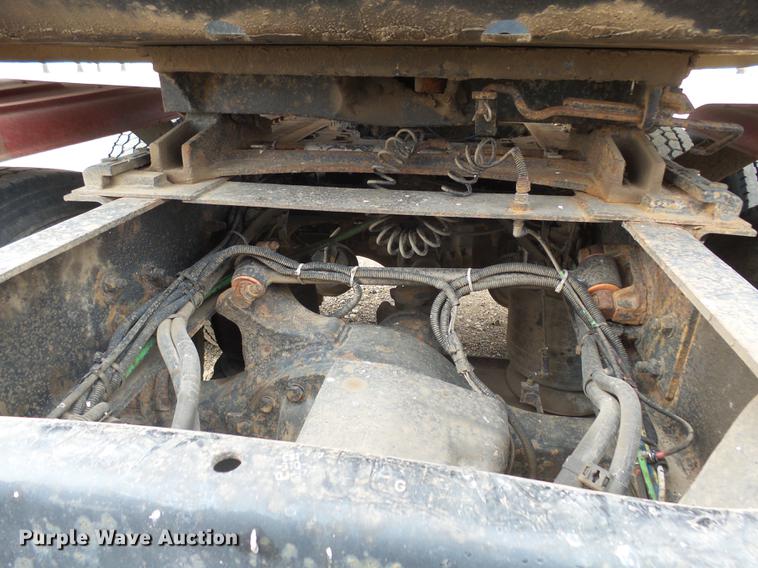 image for item DX9011 2006 Freightliner Columbia semi truck