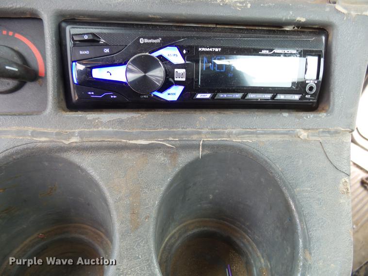 image for item DX9011 2006 Freightliner Columbia semi truck